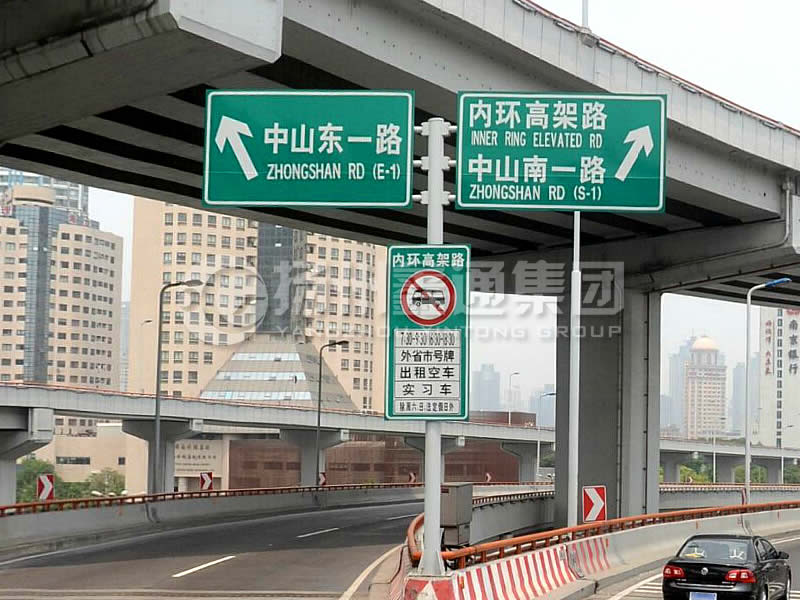 BZG-013，交通標(biāo)志桿，T型三懸臂交通標(biāo)志桿