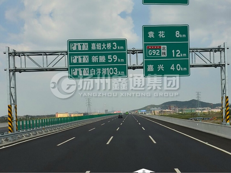 LMJ-029，桁架式標志牌龍門架